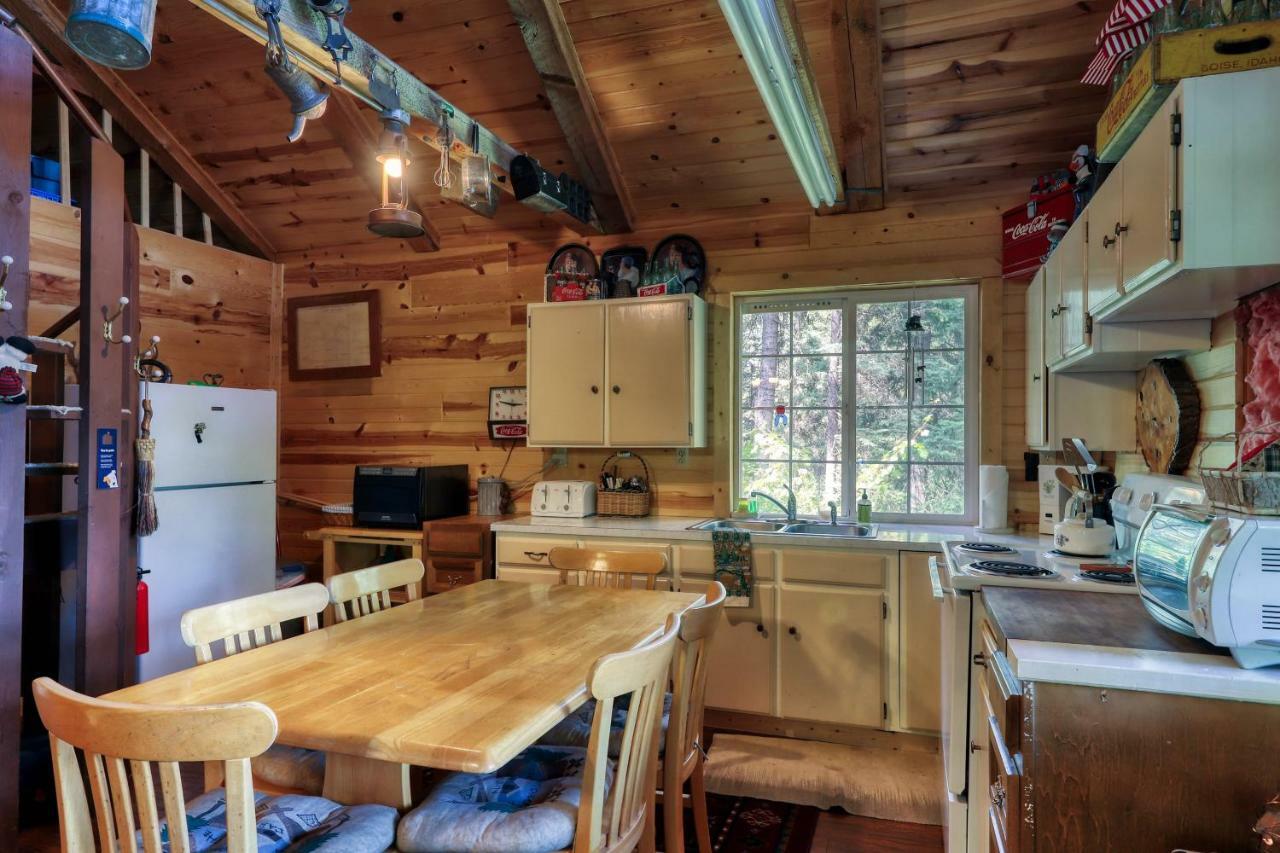 The Creekside Cabin Cascade Exterior photo