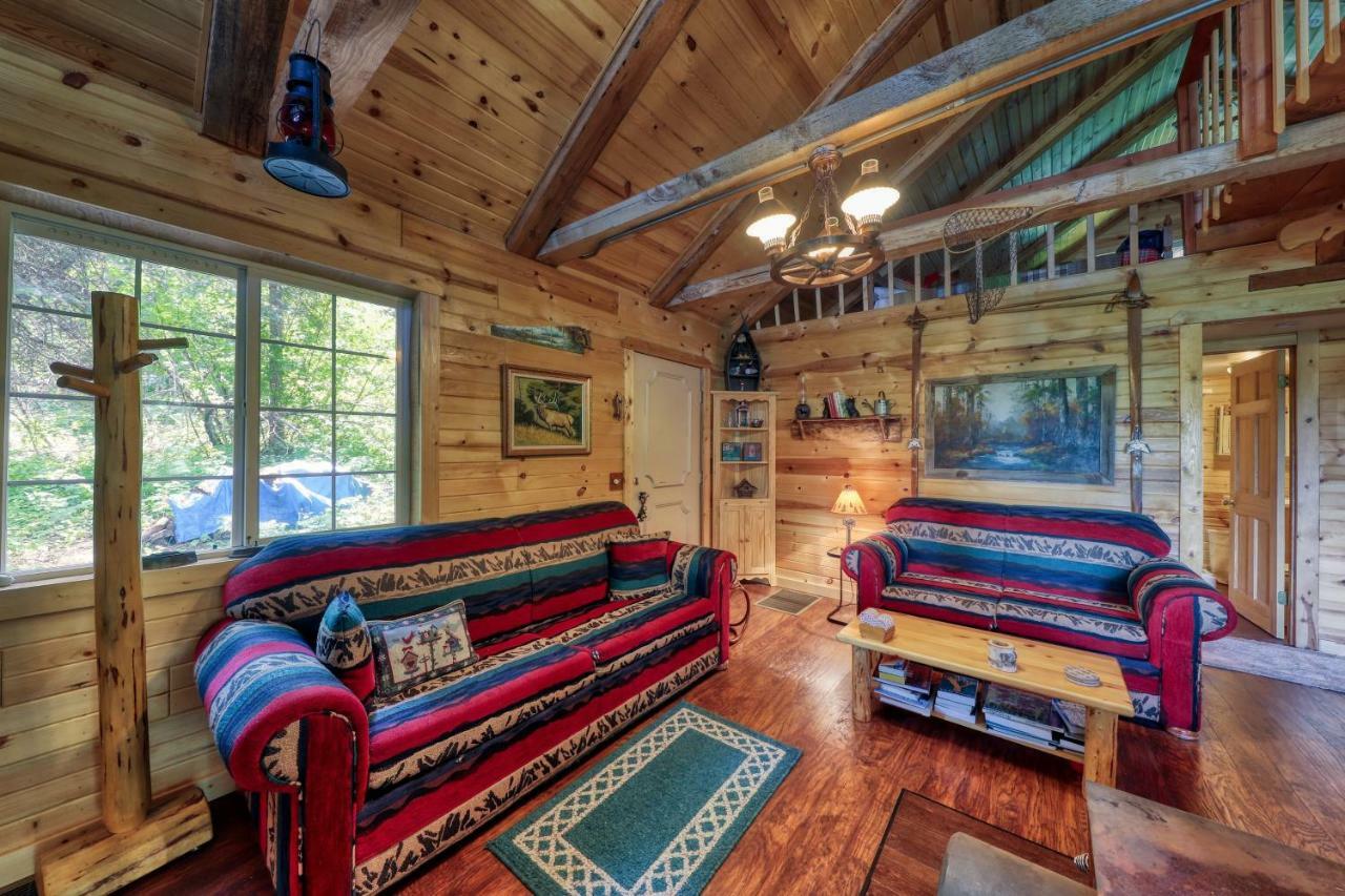 The Creekside Cabin Cascade Exterior photo