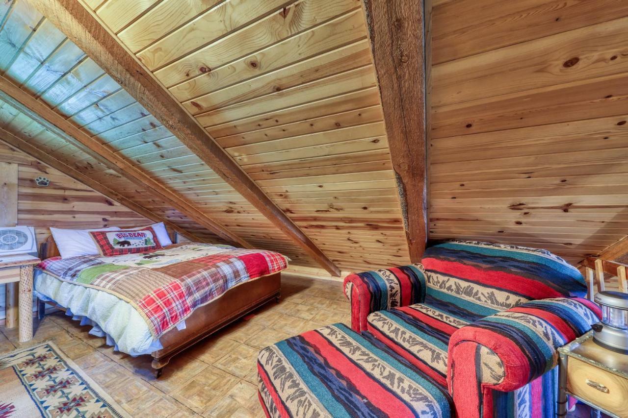 The Creekside Cabin Cascade Exterior photo
