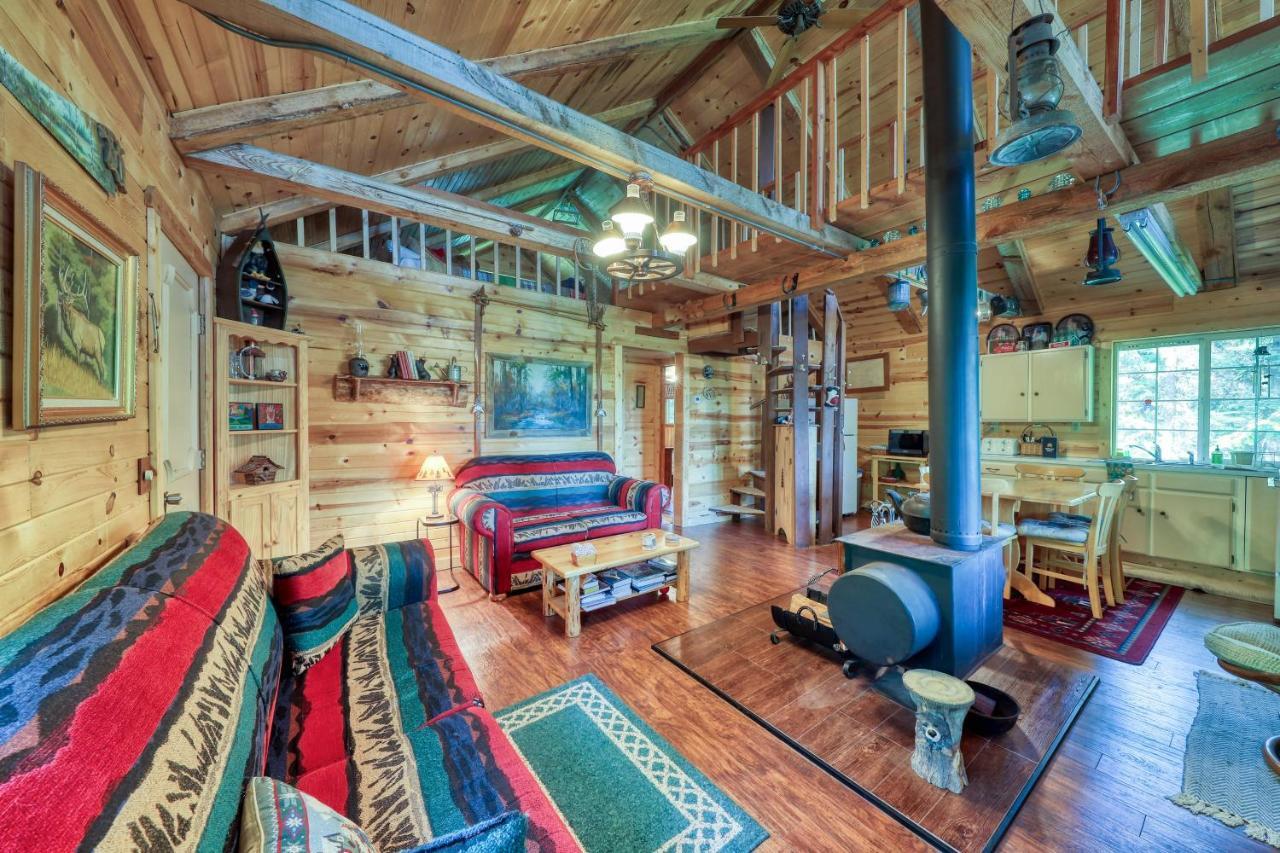 The Creekside Cabin Cascade Exterior photo